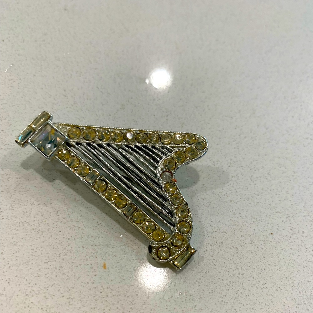 Vintage harp brooch